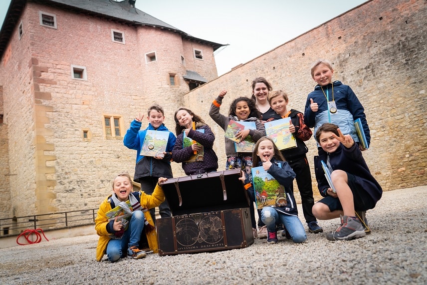 Chasse au trésor avec des enfants au chateau de MalbrouckPhoto