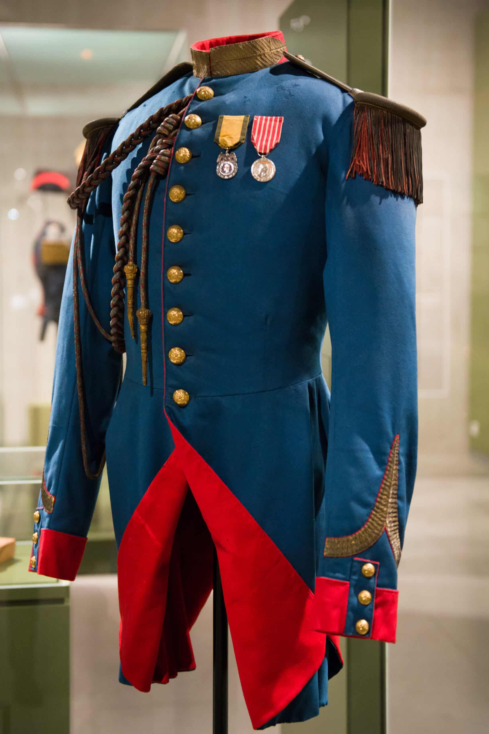 Costume officiel exposé au Musée de la Guerre de 1870 et de l’Annexion
