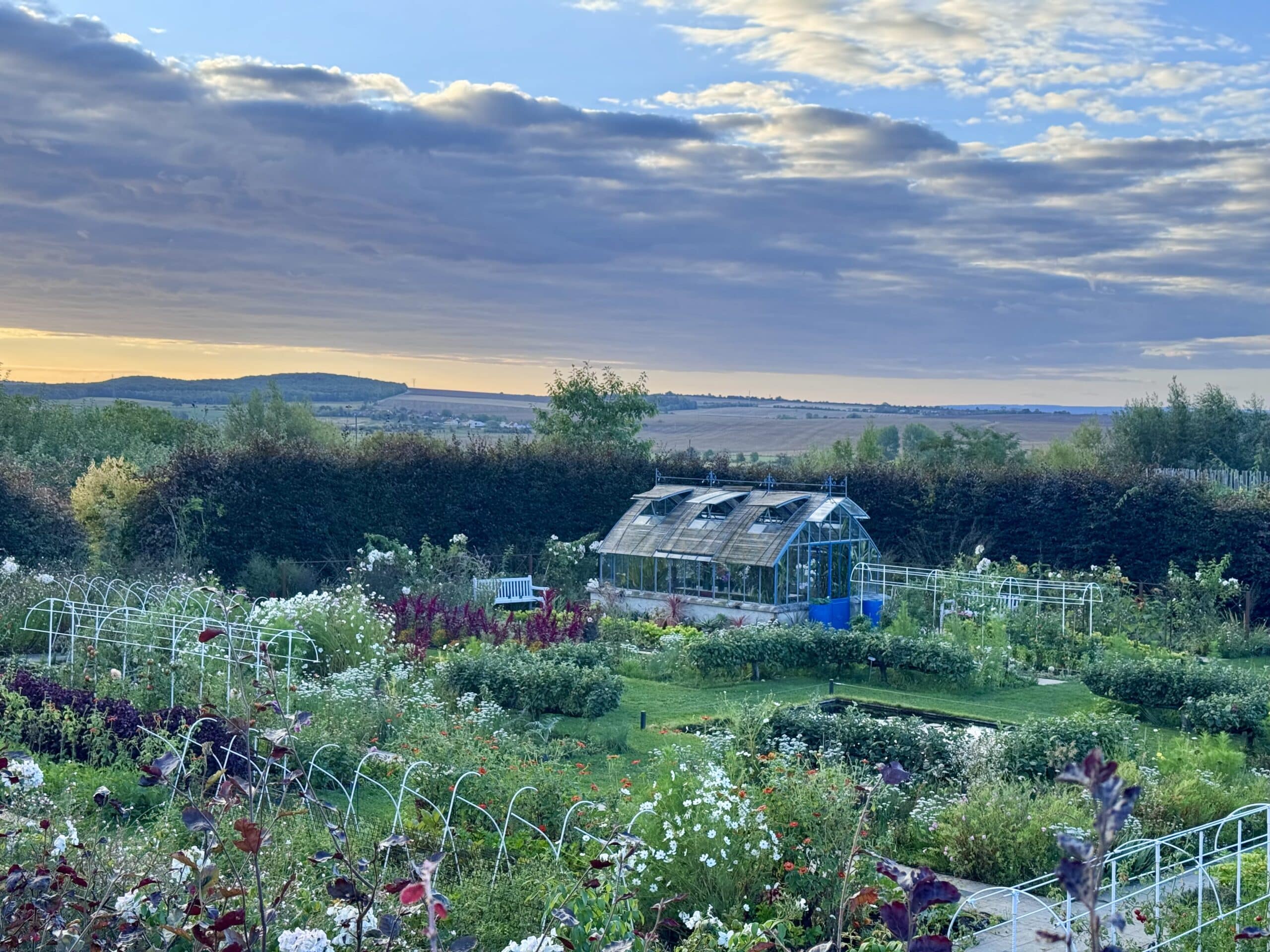 Vue d'ensemble d'une partie des Jardins Fruitiers de Laquenexy