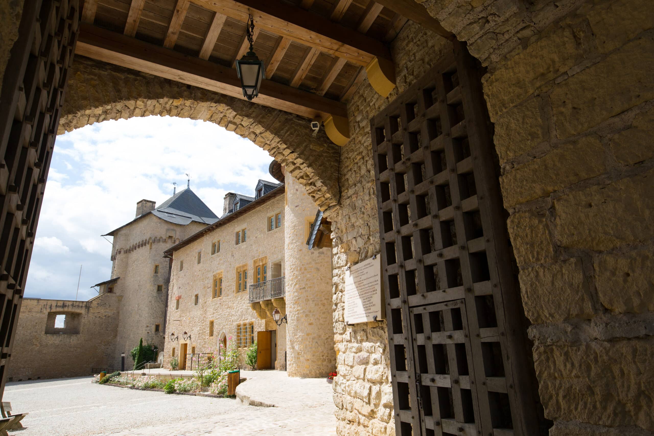 Photographie d'une des entrées du Château de Malbrouck